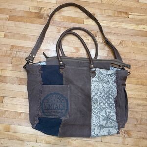 Myra bags huge RETRO PRINT WEEKENDER BAG